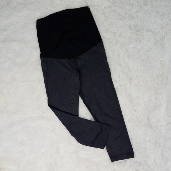 Isabel Maternity Crossover Panel Capri Leggings XS - Picture 4 of 10